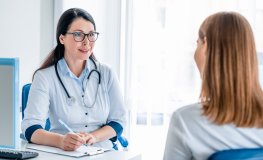 visite medicale femme medecin salariee travail