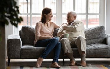 vieillir chez soi services à domicile aides financières seniors