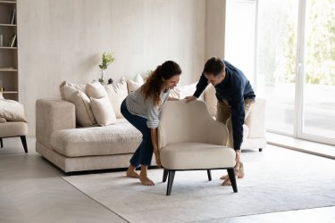demenagement-couple achat immobilier famille amis maison appartement secondaire