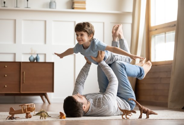 semaine-quatre-jours pere jeu enfant semaine quatre jours