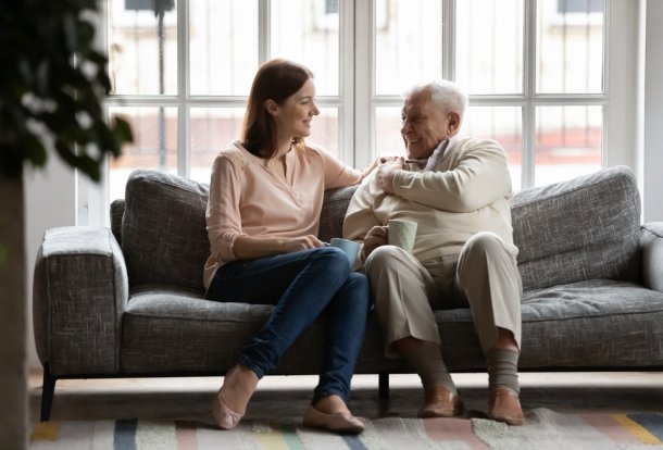 vieillir chez soi services à domicile aides financières seniors