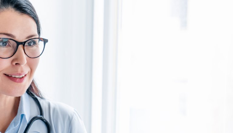 visite-medicale-femmes visite medicale femme medecin salariee travail