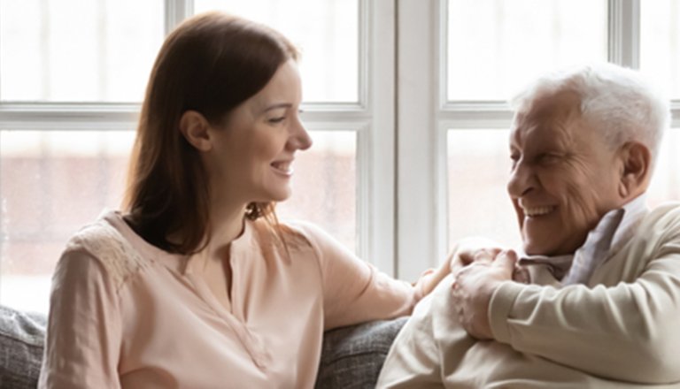 vieillir chez soi services à domicile aides financières seniors