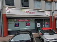 Vue extérieure de l’agence de La Mutuelle Générale d'EVRY, commune française située à vingt-six kilomètres au sud-est de Paris