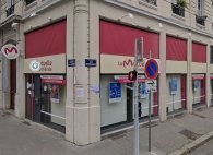Vue extérieure de l’agence de La Mutuelle Générale de LYON, commune française située dans le quart sud-est de la France