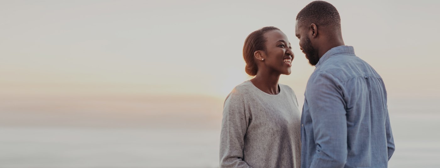 jeunes couple célibataire